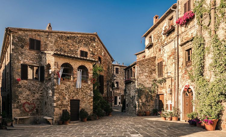 Montemerano ❤️ le 'village de l'amour'